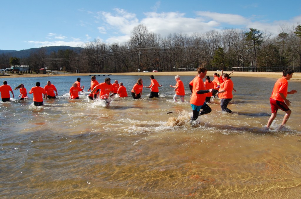 Sun Retreats staff do the dip